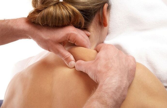massage trị đau cổ